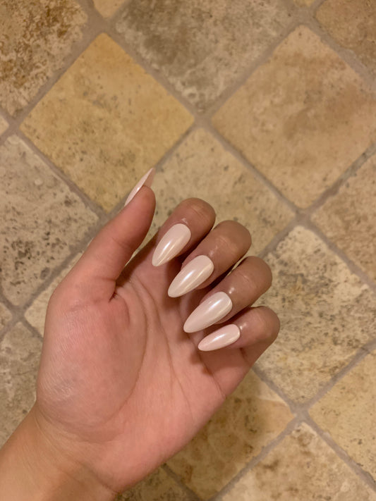 Morning of the Bride | Bridal Veil Hands