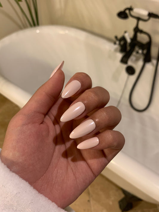 Morning of the Bride | Bridal Veil Hands